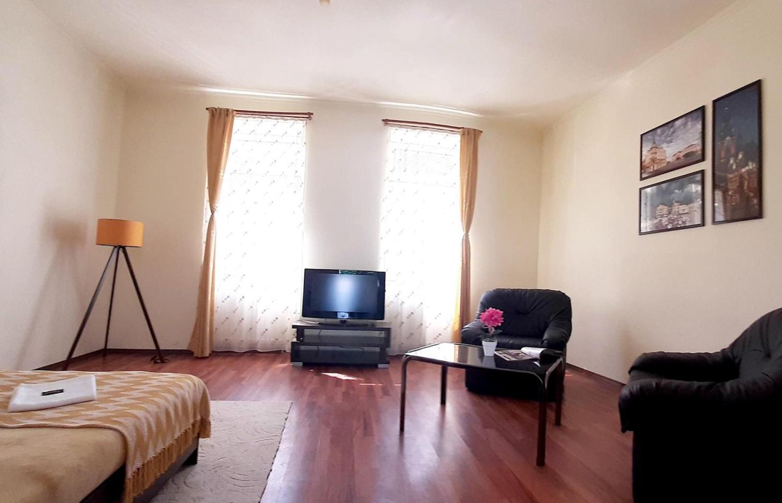 Three Rivers Apartments - Private Free Parking, Self Check-In Oradea Eksteriør billede